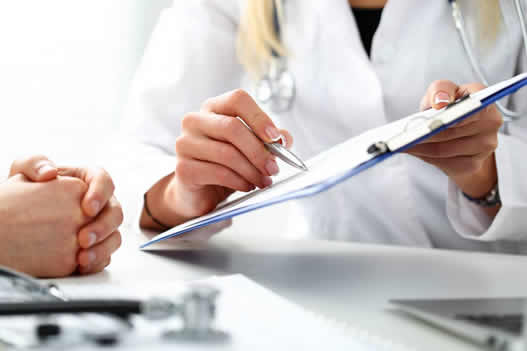 O que aconteceria se você tomar muita vitamina C? 4 medica mulher