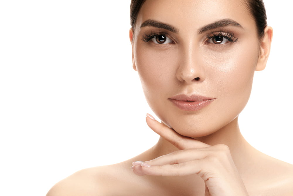 O que são Bioestimuladores de colágeno e como funcionam? 1 beautiful female face perfect clean skin face white
